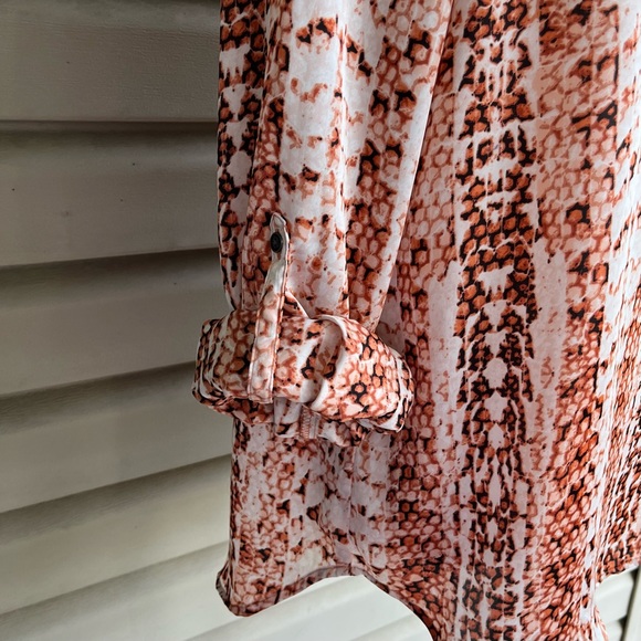 •Dana Buchman• Snakeskin Boho Popover Top - Size Medium - Picture 6 of 9